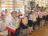 2018.11.09_spiewanie_hymnu_polski - zdjęcie nr 6