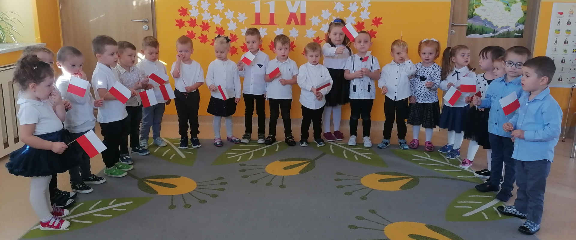 Przedszkolaki z grupy „Skrzaty” podczas akademii